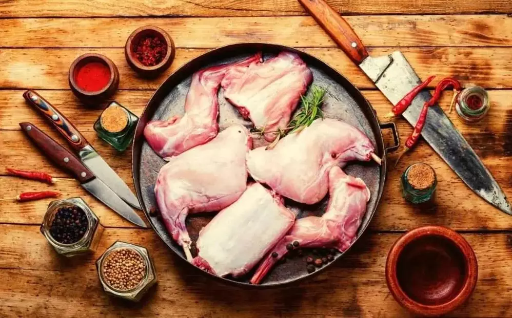 Does rabbit taste like chicken