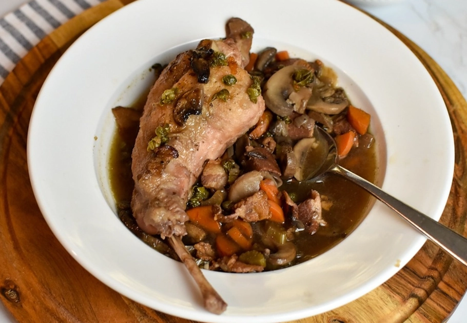 what does rabbit taste like